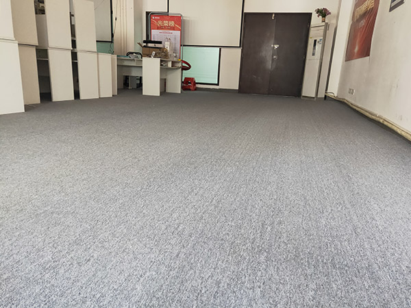 为什么外国比国内更喜欢铺地毯？